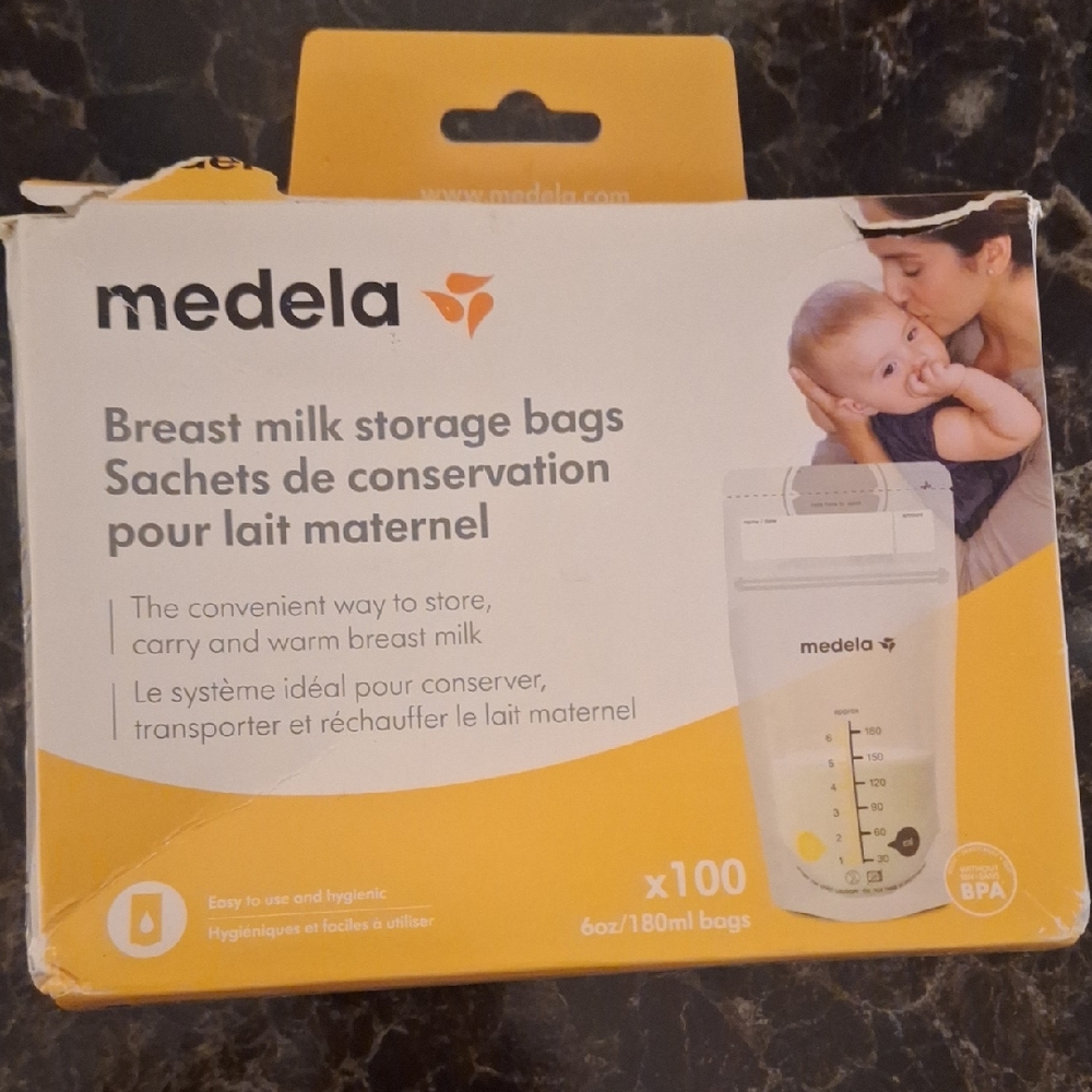 Medela Breast Milk Storage Bags - White and Orange